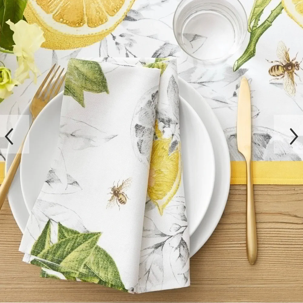 - NWT Williams & Sonoma Meyer Lemon Napkins Set of (4)